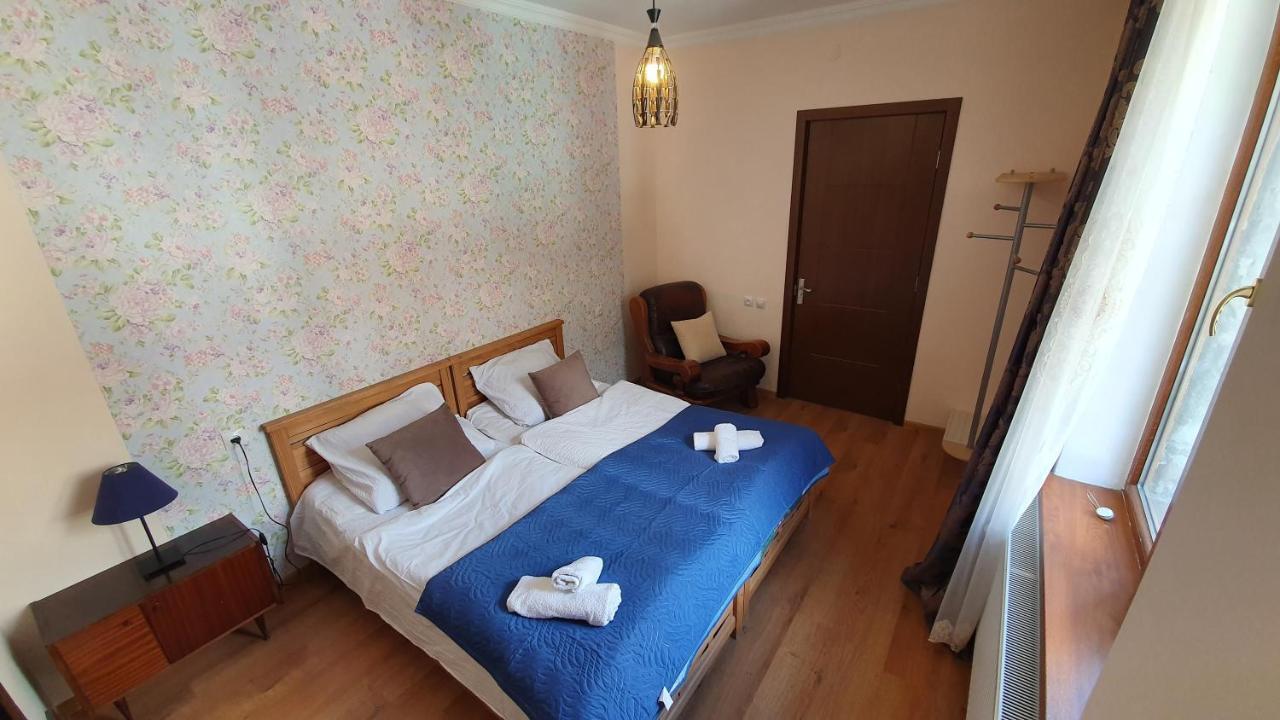 Guest House Sandro Stepantsminda Exterior photo