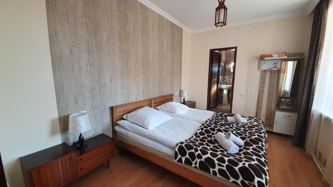 Guest House Sandro Stepantsminda Exterior photo